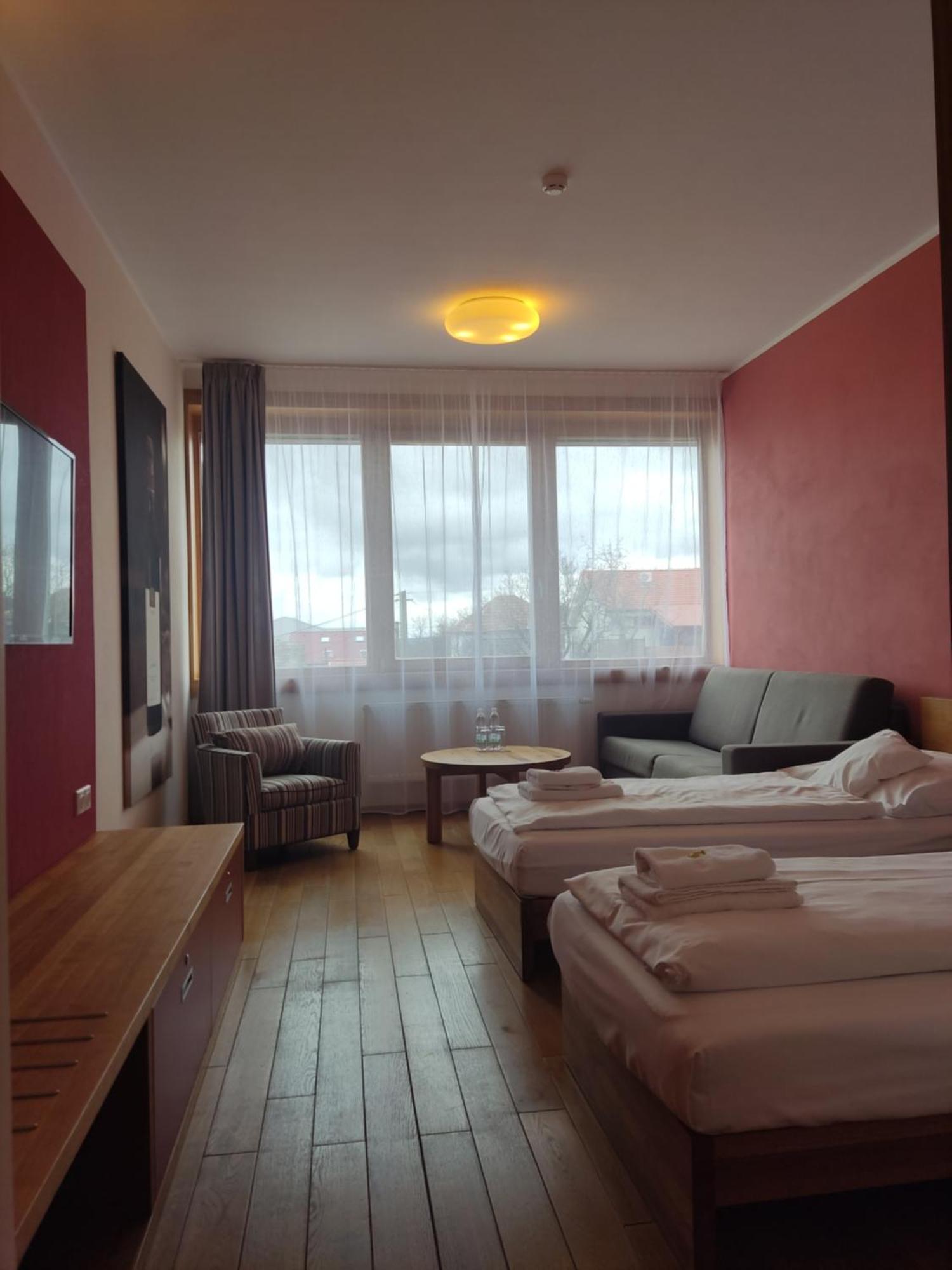 Hotel Madl Velke Bilovice Exterior photo